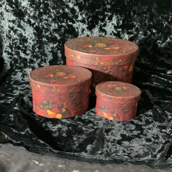 Bob’s Boxes, primitive “ elegant fruit “ set of 3 nesting/ stackable boxes. - Picture 2 of 9